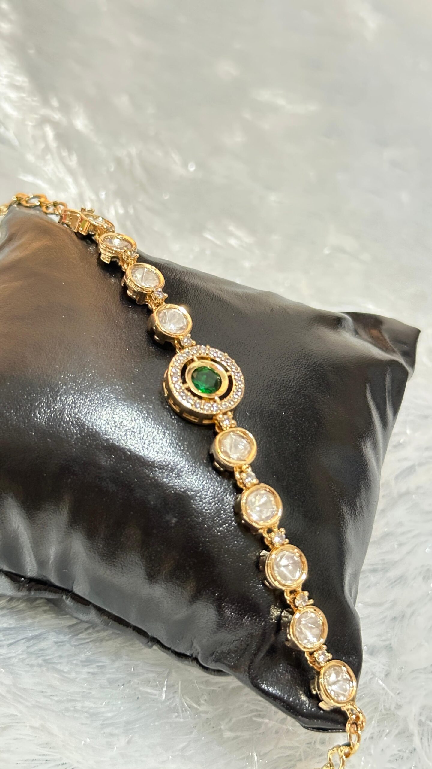 Kundan-style Green Center Bracelet