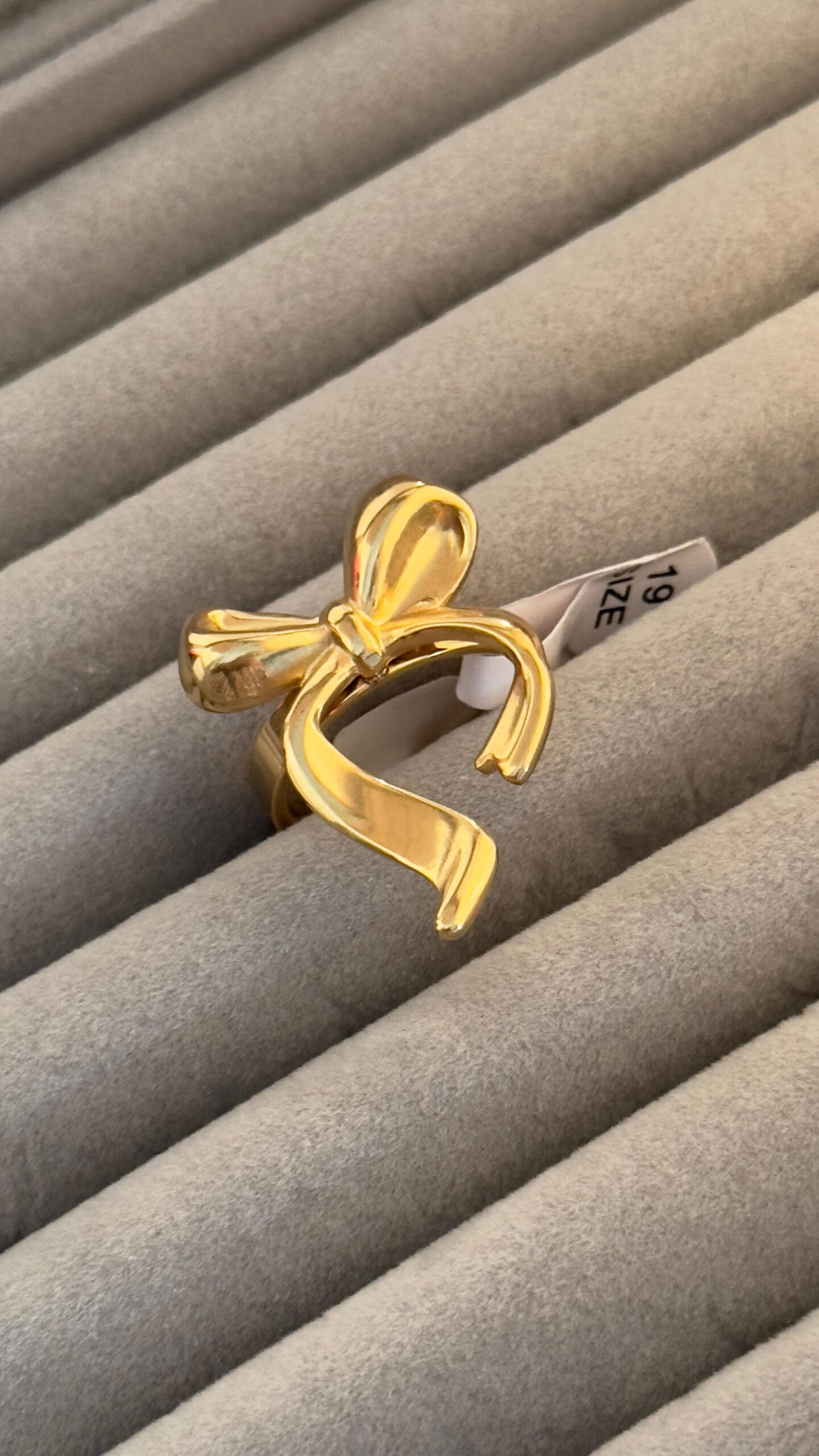 Gold Bow Ring