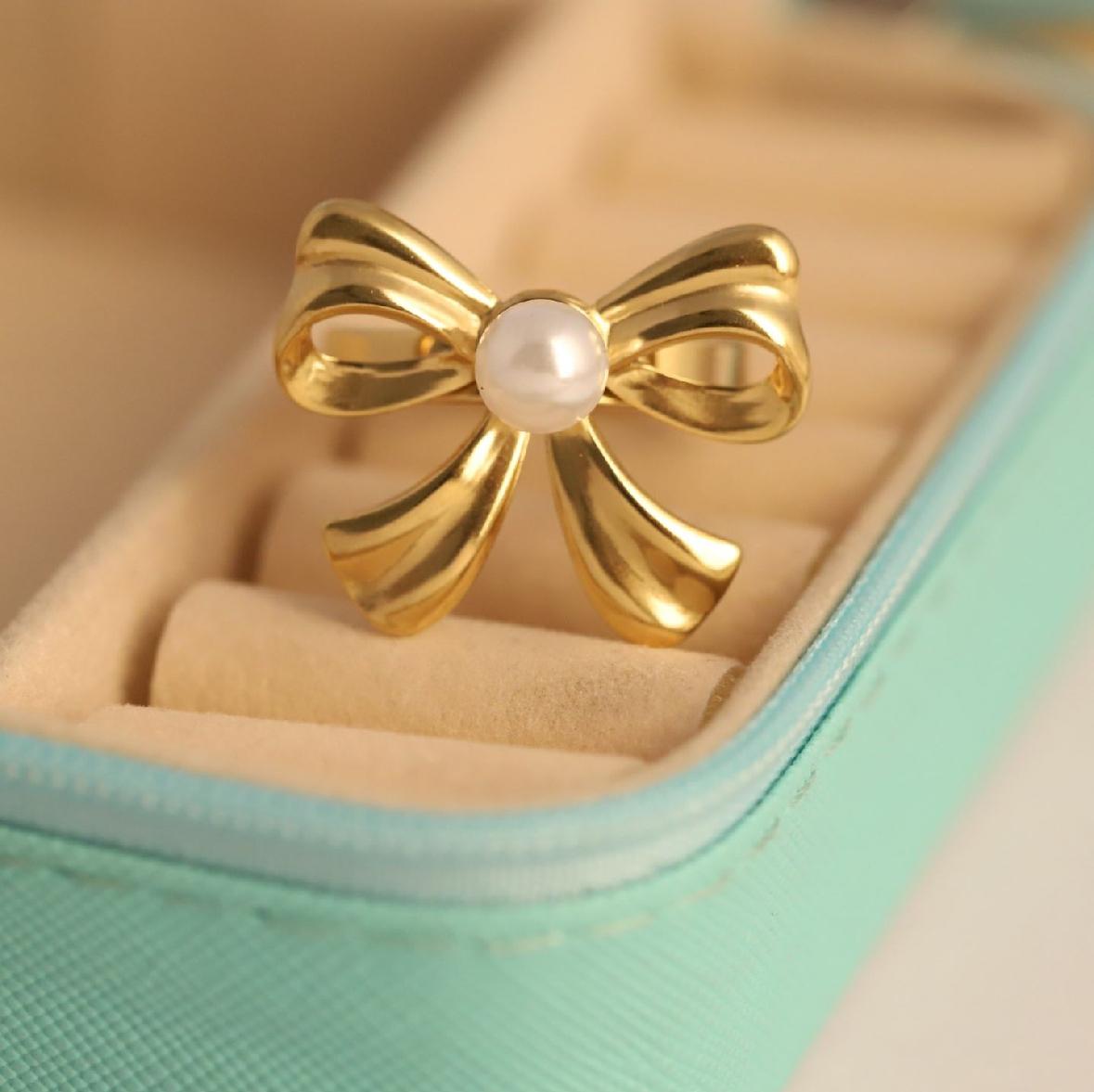 Pearl Bow Gold Ring