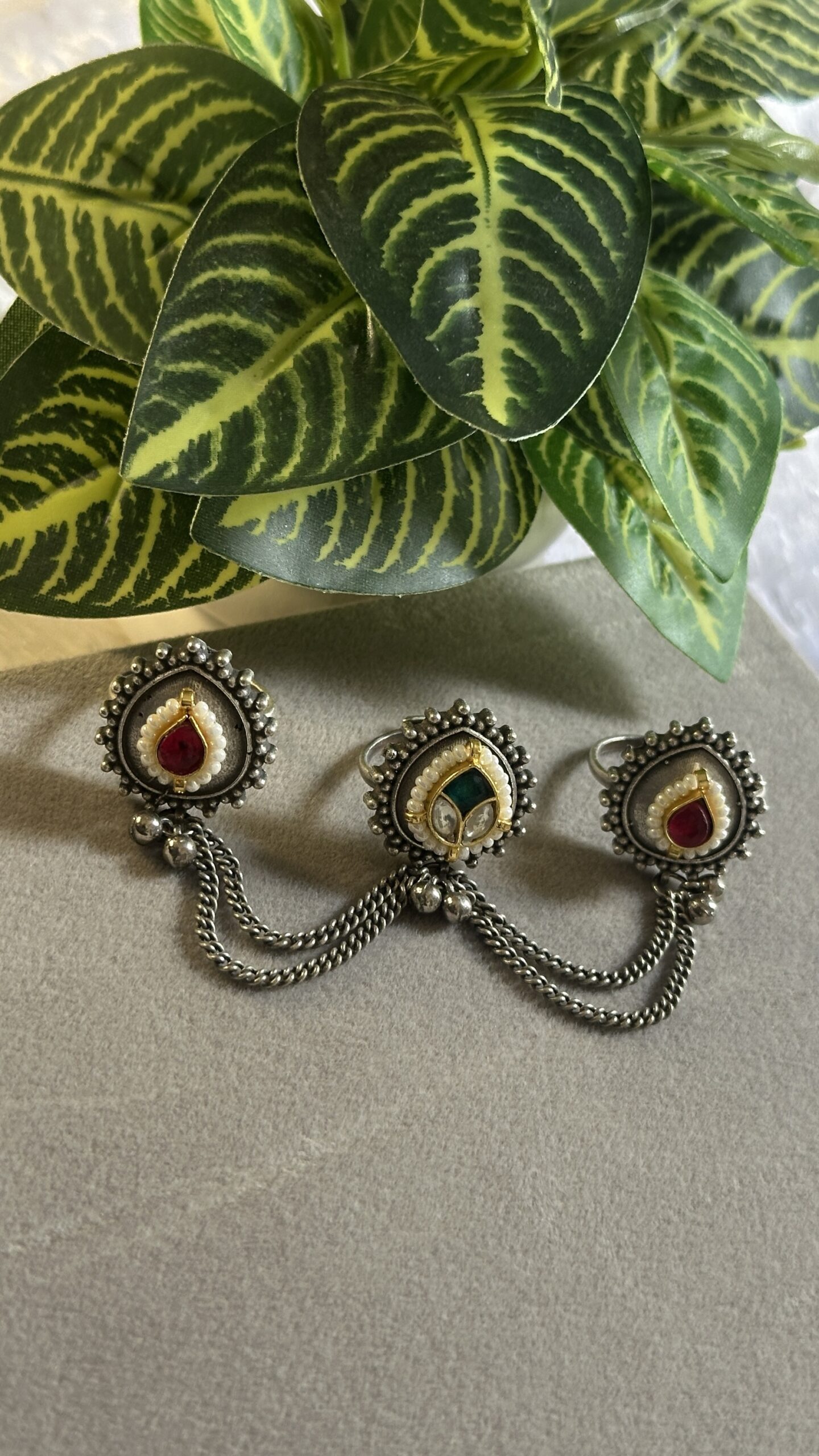 Multi-Finger Oxidised Ring With A Chain Link